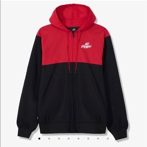 100 Thieves Red/Black Hooded Windbreaker
Brand new and current.
New, never worn.